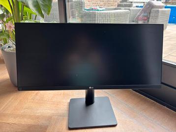 LG UltraWide - 29" IPS monitor voor professionals beschikbaar voor biedingen