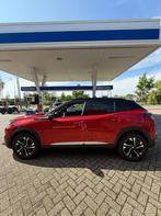 Peugeot 2008 GT 1.2 PureTech Allure Pack / Parkeersensoren /, Voorwielaandrijving, Gebruikt, 1199 cc, Leder en Stof