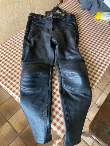 Dikke Leren Motorbroek maat 44 beschikbaar voor biedingen