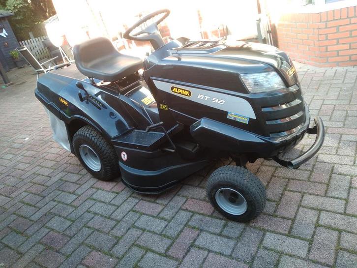 Te koop in zeer nette staat alpina (stiga) zitmaaier., Tuin en Terras, Zitmaaiers, Zo goed als nieuw, Ophalen