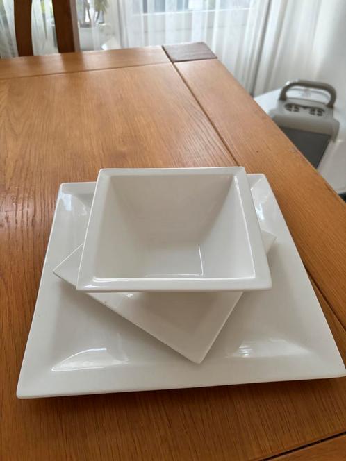 True Life Borden Set, Huis en Inrichting, Keuken | Servies, Zo goed als nieuw, Bord(en), Effen, Porselein, Ophalen of Verzenden