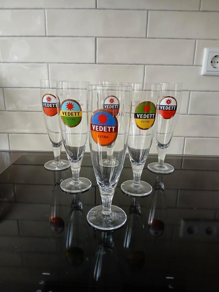 Vedett bierglazen op voet (6), Verzamelen, Biermerken, Zo goed als nieuw, Glas of Glazen, Overige merken, Ophalen of Verzenden