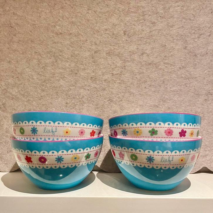 Lief! kommen blauw met bloemetjes set schaaltjes, Huis en Inrichting, Keuken | Servies, Gebruikt, Kom(men), Overige stijlen, Porselein