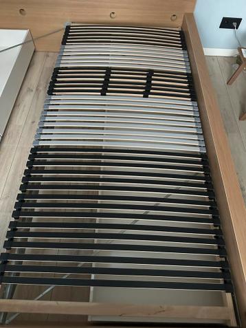 IKEA Bedframe met lattenbodems - afbeelding 2