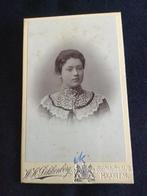 CDV, Jongedame, W.H. Dikkenberg, Haarlem, Carte de Visite, Ophalen of Verzenden, Voor 1940, Gebruikt, Foto