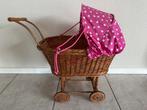 rieten poppenwagen neerklapbare stoffen kap roze + dekens, Ophalen of Verzenden, Gebruikt, Overige typen