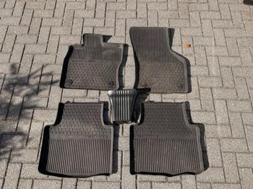 Skoda Superb (MK3 2015-2024) Rubber Matten Set beschikbaar voor biedingen