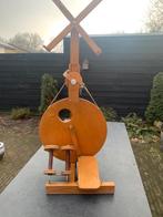 LOUET S 10 SPINNEWIEL MET WOLMOLEN, Ophalen of Verzenden, Zo goed als nieuw, Spinnewiel