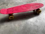 Pennyboard roze rood, Sport en Fitness, Skateboarden, Ophalen, Gebruikt
