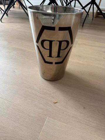 Philip Plein Kaars - Zilverkleurig met PP Logo beschikbaar voor biedingen