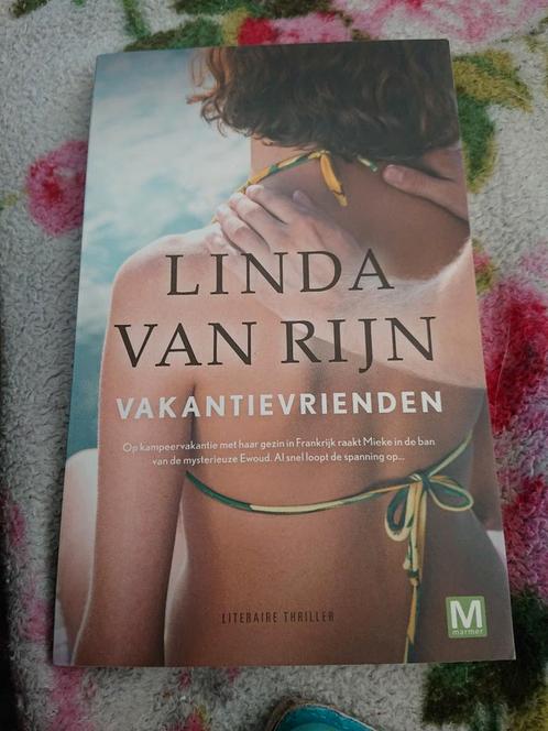 Linda van Rijn - Vakantievrienden, Boeken, Thrillers, Zo goed als nieuw, Ophalen of Verzenden