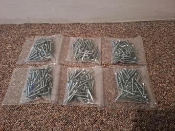 Te koop 300 Schroeven Spaanplaatschroeven 5x35 beschikbaar voor biedingen