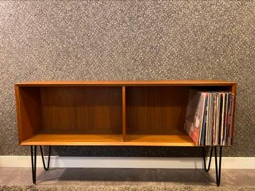 Vintage platenkast, in nieuwstaat! beschikbaar voor biedingen