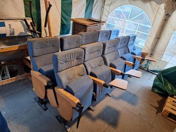 Bioscoopstoelen / theaterstoelen/ congresstoelen beschikbaar voor biedingen