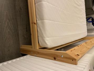 Ikea bedframe NEIDEN met matras en lattenbodems - afbeelding 3