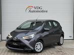 Toyota Aygo 1.0 VVT-i x-play Automaat /Airco / Navigatie Car, Stof, Gebruikt, Euro 6, 4 stoelen