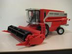 MF 7200 combine van Siku in schaal 1/32., Hobby en Vrije tijd, Modelauto's | 1:32, Ophalen of Verzenden, Zo goed als nieuw, Tractor of Landbouw