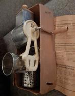 Vintage Keuken o.a knoflook Rasp met Doos, Antiek en Kunst, Ophalen of Verzenden