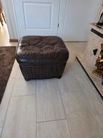 Klassieke poef, Ophalen of Verzenden, Zo goed als nieuw, 50 tot 75 cm, Vierkant