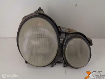 E-KLASSE W210 KOPLAMP FACELIFT RECHTS GEBRUIKT A2108203061 beschikbaar voor biedingen