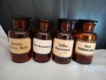 Apotheek potten beschikbaar voor biedingen