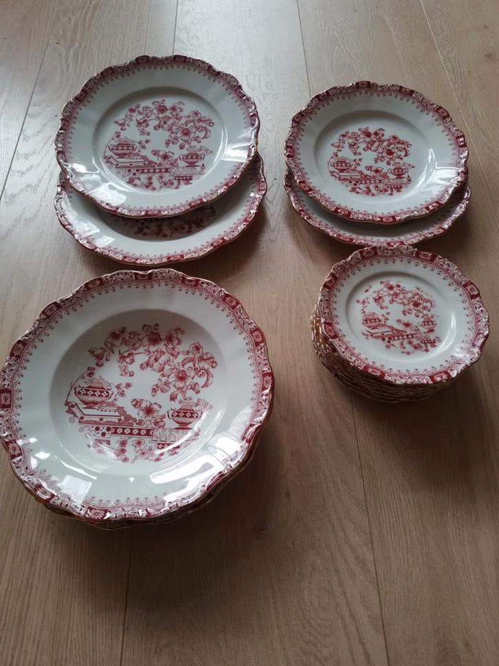 Bavaria Theresia rood servies - Borden en schoteltjes, Huis en Inrichting, Keuken | Servies, Bord(en), Overige stijlen, Porselein