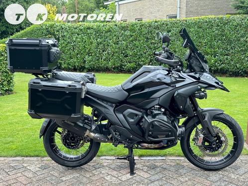 ⭐️ UNIEKE BMW R 1300 GS BLACK EDIT FULL AKRAPOVIC R1300GS, Motoren, Motoren | BMW, Bedrijf, Toermotor, meer dan 35 kW, 2 cilinders