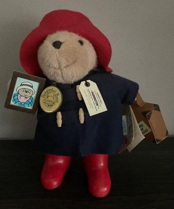 Beertje Paddington Collectible met Rode Laarzen met Koffer beschikbaar voor biedingen