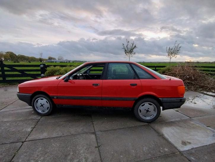 Audi 80 bij 1987 !!! AUTOMAAT Gave koets, Auto's, Oldtimers, Particulier, Lichtmetalen velgen, Audi, Benzine, Sedan, Automaat