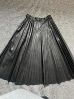 Bershka Rok - Maat S - Goede Staat, Zwart, Ophalen of Verzenden, Zo goed als nieuw, Knielengte