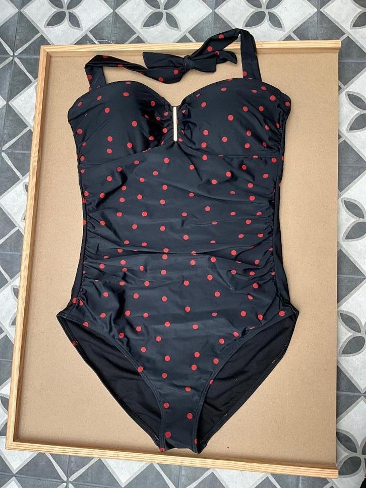 BEACHWAVE corrigerend halter badpak zwart/brique maat 38, Kleding | Dames, Badmode en Zwemkleding, Nieuw, Badpak, Zwart, Ophalen of Verzenden