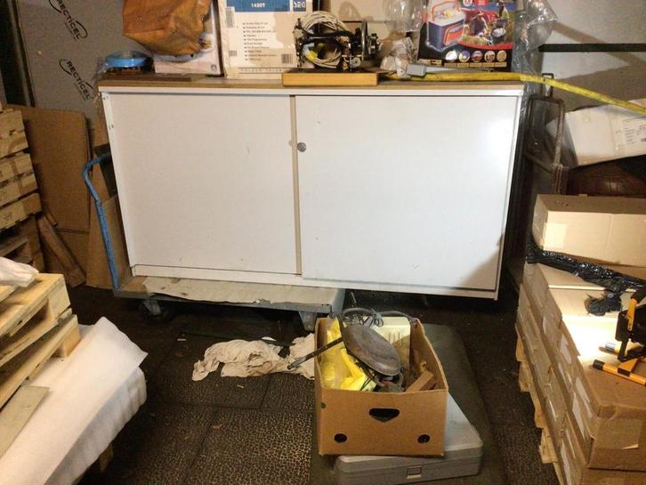 Witte opbergkast met schuifdeuren, Huis en Inrichting, Kasten | Kledingkasten, Gebruikt, 100 tot 150 cm, 200 cm of meer, 25 tot 50 cm