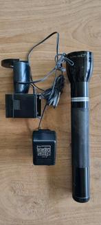Maglite zaklamp met oplader, Caravans en Kamperen, Zaklampen, Ophalen of Verzenden, Gebruikt, Accu