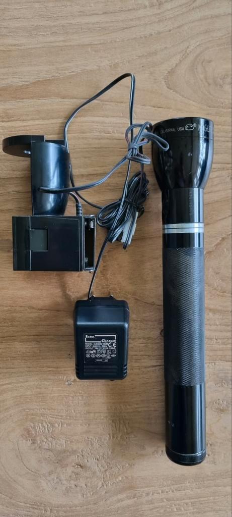 Maglite zaklamp met oplader, Caravans en Kamperen, Zaklampen, Gebruikt, Accu, Ophalen of Verzenden