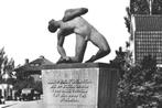 978150	Axel	Zeeland	Oorlogsmonument Jeep	Nette oude kaart On, Ophalen of Verzenden, Ongelopen, Zeeland