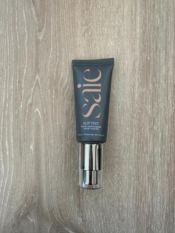 Saie Slip Tint Dewy Tinted Moisturizer - shade 3.5 beschikbaar voor biedingen