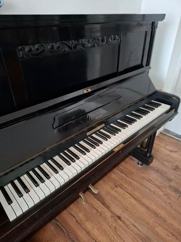 Zwarte Krum Piano - Studie/Muziekliefhebber beschikbaar voor biedingen