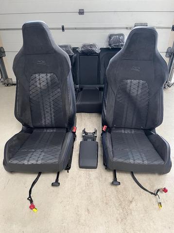 R-line interieur Vw Golf 8,5 facelift NIEUW beschikbaar voor biedingen