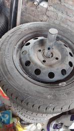 2x set winterbanden op velg 155/70R13 en 185/65R15, Ophalen, Gebruikt, Banden en Velgen, Winterbanden