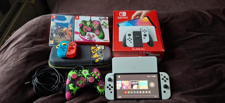 (Nintendo Switch OLED wit)+extra.s, Spelcomputers en Games, Spelcomputers | Nintendo Switch, Zo goed als nieuw, Switch OLED, Met 1 controller