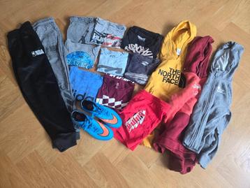 Kinderkleding beschikbaar voor biedingen