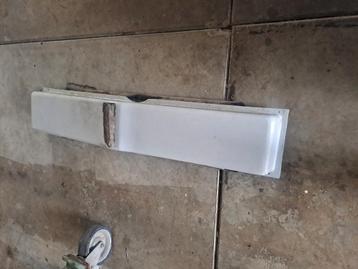 Te koop gebruikte polyester bakkist. beschikbaar voor biedingen