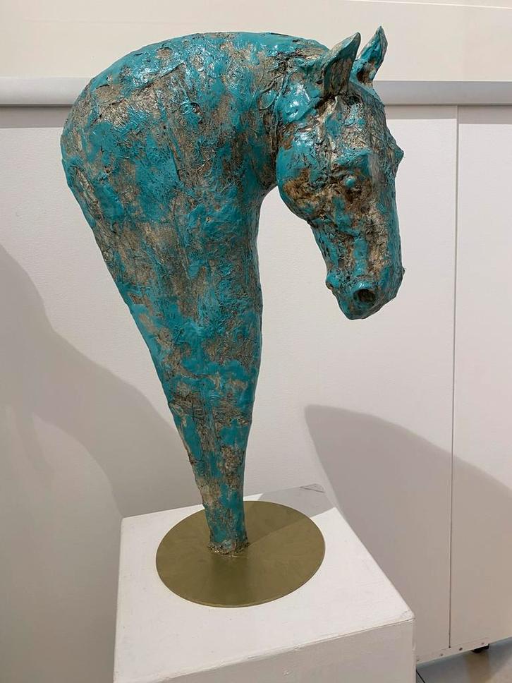Paardenhoofd sculptuur van Raghad uit Montreuil, Antiek en Kunst, Kunst | Beelden en Houtsnijwerken, Ophalen of Verzenden
