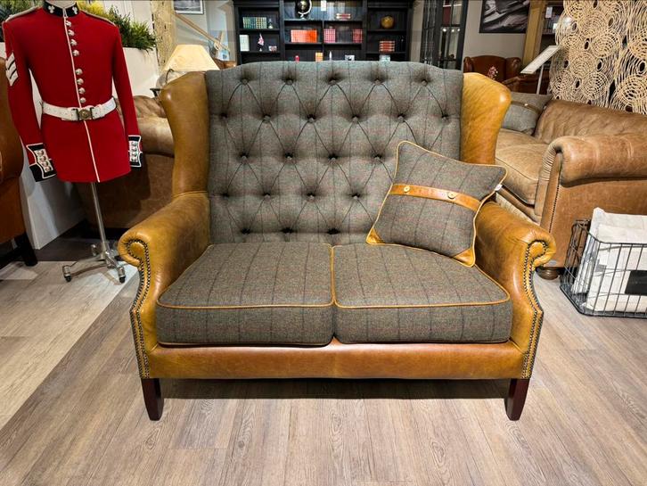 Windsor chesterfield bank Stof Harris Tweed leer hoge rug, Huis en Inrichting, Banken | Bankstellen, Nieuw, 75 tot 100 cm, Leer