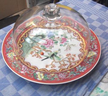 glazen stolp/ stolp met porselein onderbord beschikbaar voor biedingen