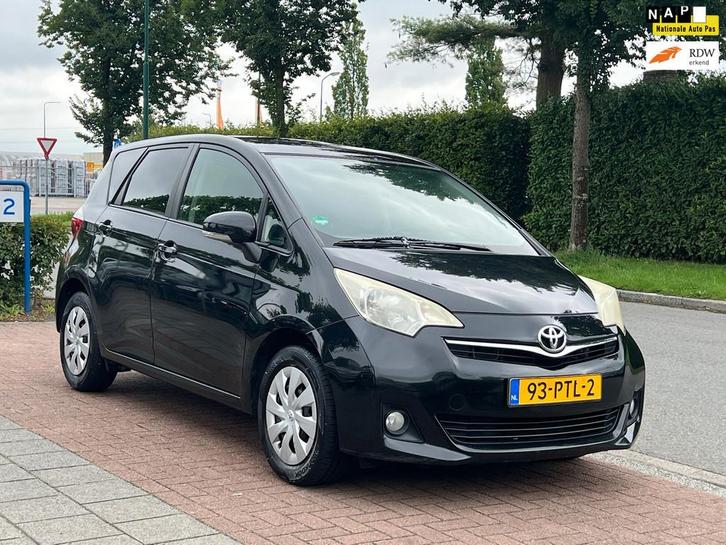 Toyota Verso-S 1.3 VVT-i *Hoge instap| Pano|AR-Camera, Auto's, Toyota, Bedrijf, Te koop, Verso-S, ABS, Achteruitrijcamera, Airbags