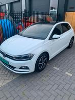 Te Koop Volkswagen Polo met veel opties!!, Auto's, Volkswagen, Voorwielaandrijving, 40 €/maand, Leder en Stof, Wit