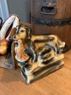 Brocante oud beeld van hond met prooi, Ophalen of Verzenden, Gebruikt, Dier
