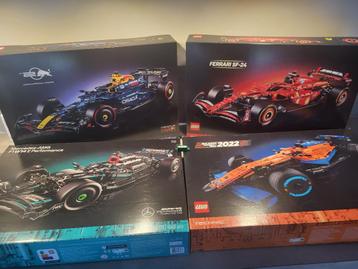 Alle 4 grote lego technic formula 1 wagens te koop. beschikbaar voor biedingen