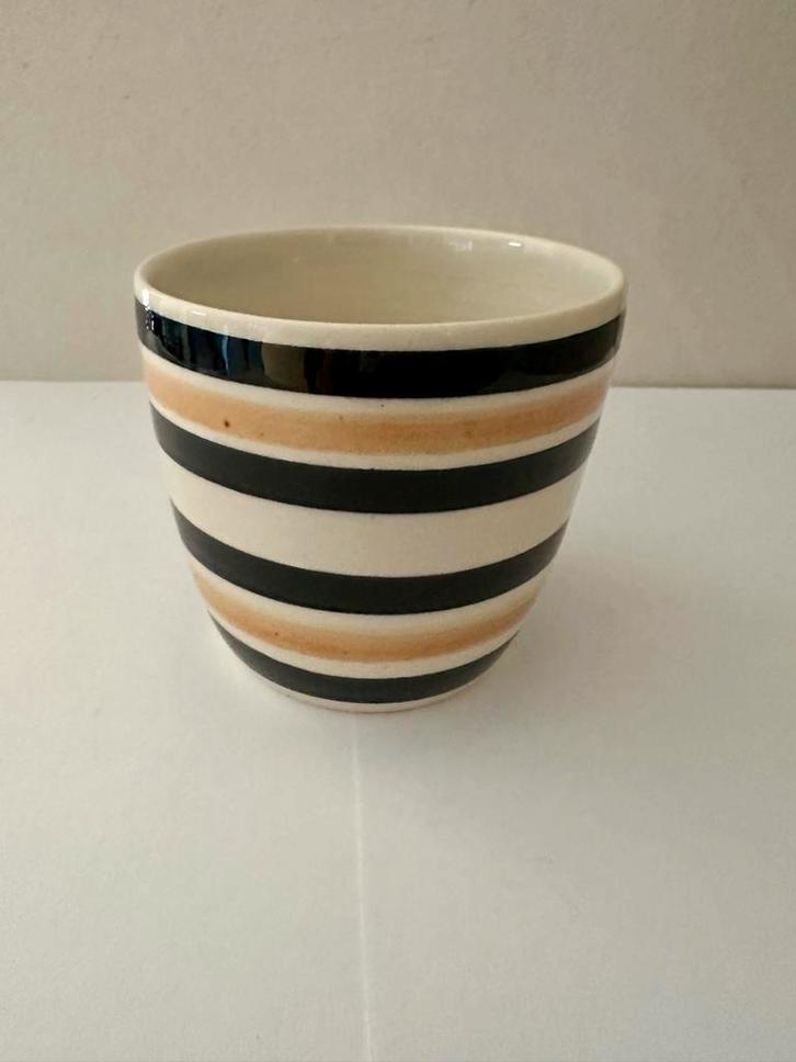 Amacht Volendam Holland Retro Drinkbeker, Huis en Inrichting, Woonaccessoires | Schalen en Manden, Gebruikt, Schaal, Rond, Porselein of Keramiek